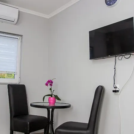 Guest house Feher Akac 3*