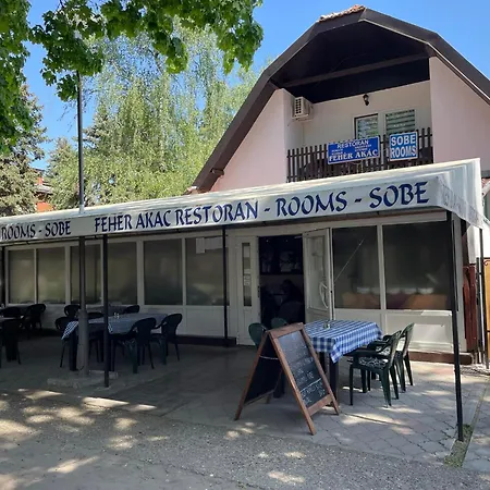 Guest house Feher Akac 3*